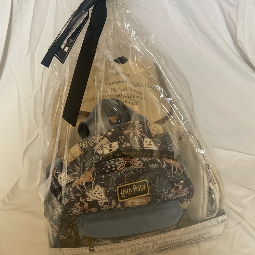 Bioworld 3-piece Harry Potter Backpack Gift Set
